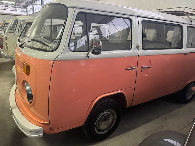 Volkswagen - t2 - t2 bay window - oldtimer - afbeelding 11 van  13