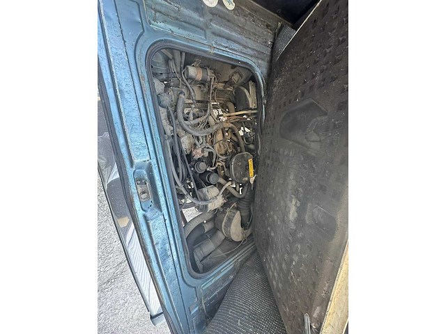 Volkswagen - t3 - transporter - oldtimer - afbeelding 2 van  15