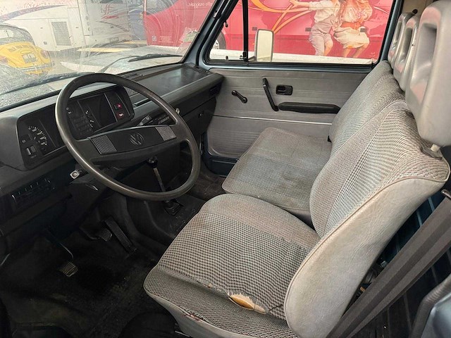 Volkswagen - t3 - transporter - oldtimer - afbeelding 4 van  15