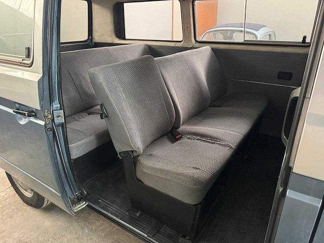 Volkswagen - t3 - transporter - oldtimer - afbeelding 6 van  15