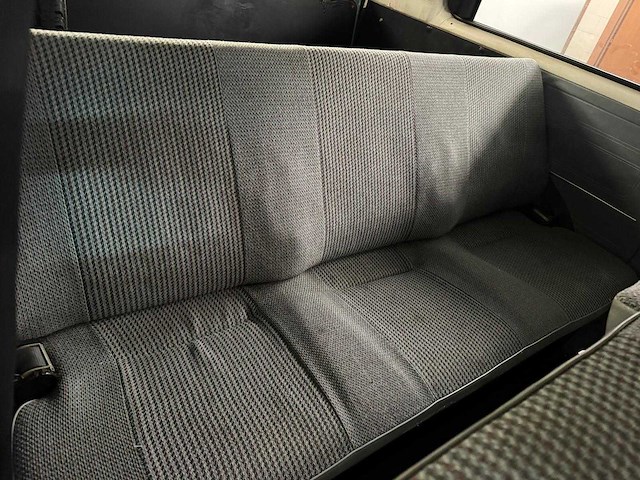 Volkswagen - t3 - transporter - oldtimer - afbeelding 7 van  15