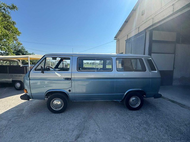 Volkswagen - t3 - transporter - oldtimer - afbeelding 1 van  15