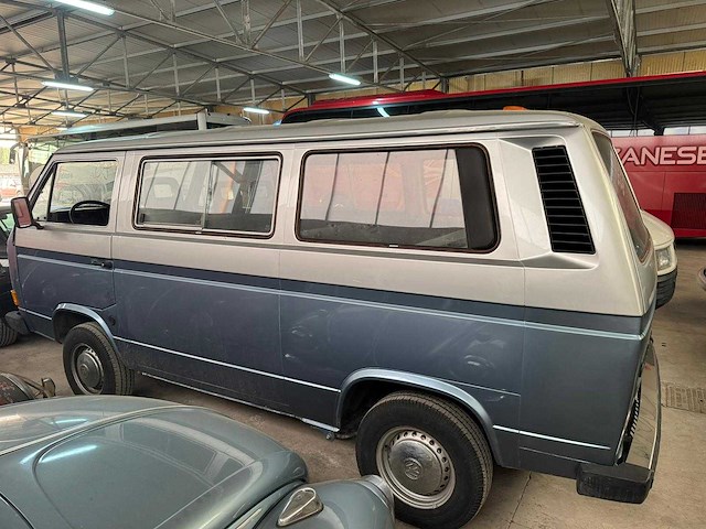 Volkswagen - t3 - transporter - oldtimer - afbeelding 11 van  15