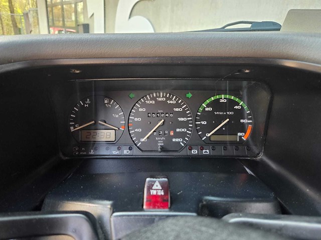 Volkswagen - t4 - kampeerauto - 81 kw - automaat - benzine - camper - afbeelding 3 van  36