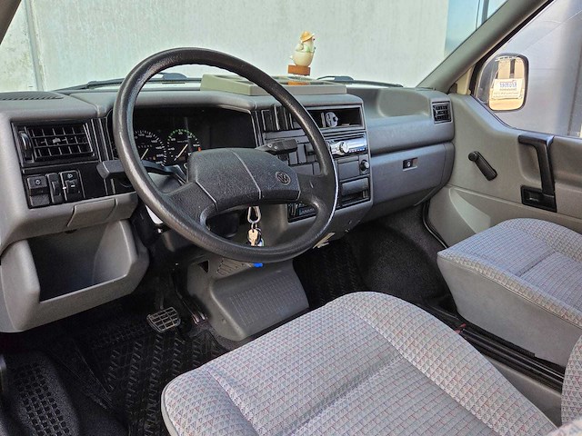 Volkswagen - t4 - kampeerauto - 81 kw - automaat - benzine - camper - afbeelding 29 van  36
