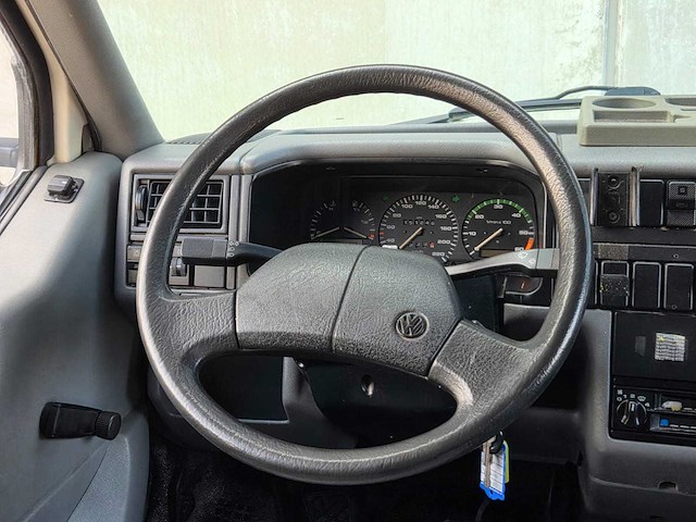 Volkswagen - t4 - kampeerauto - 81 kw - automaat - benzine - camper - afbeelding 28 van  40