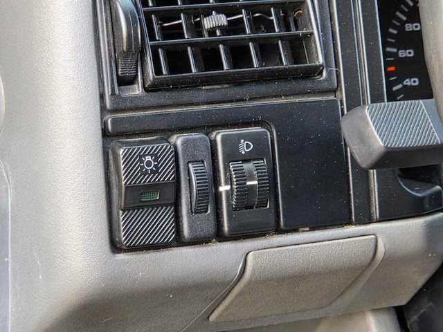 Volkswagen - t4 - kampeerauto - 81 kw - automaat - benzine - camper - afbeelding 33 van  40