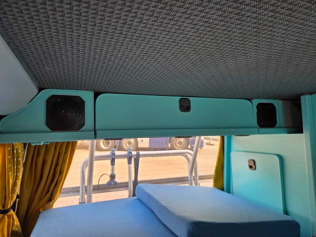 Volkswagen - t4 - kampeerauto - 81 kw - automaat - benzine - camper - afbeelding 7 van  32