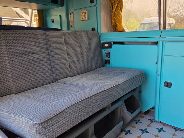 Volkswagen - t4 - kampeerauto - 81 kw - automaat - benzine - camper - afbeelding 17 van  32