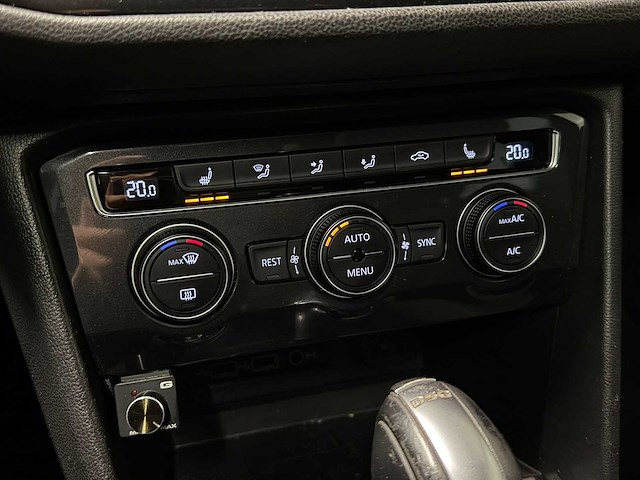 Volkswagen - tiguan - 1.4 tsi act highl. - rr-235-d- 2018 iaw - afbeelding 2 van  17
