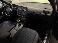 Volkswagen - tiguan - 1.4 tsi act highl. - rr-235-d- 2018 iaw - afbeelding 7 van  17