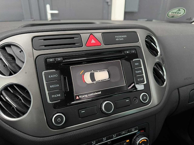 Volkswagen - tiguan - 1.4 tsi sport&style - car - 2010|k-027-vz|iaw - afbeelding 15 van  29