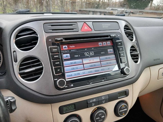 Volkswagen - tiguan - 1.4 tsi sport&style - personenauto - afbeelding 16 van  18