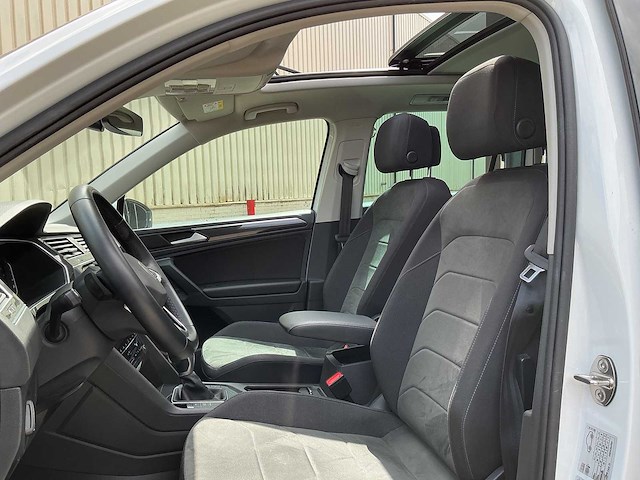 Volkswagen - tiguan - 1.5 r-line business - car - 2020 - afbeelding 4 van  25
