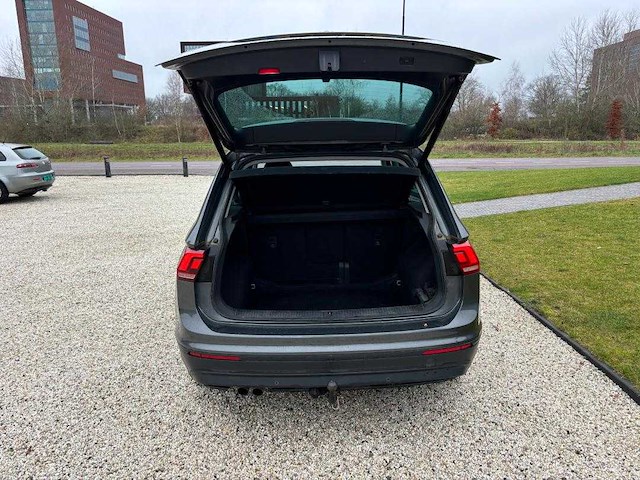 Volkswagen - tiguan - 1.5 tsi act comfortl - h-414-hs - 2020 - afbeelding 3 van  30