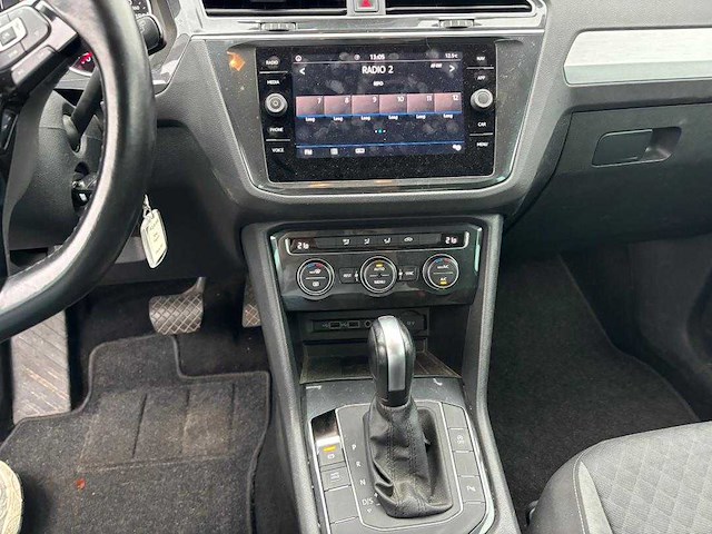 Volkswagen - tiguan - 1.5 tsi act comfortl - h-414-hs - 2020 - afbeelding 9 van  30