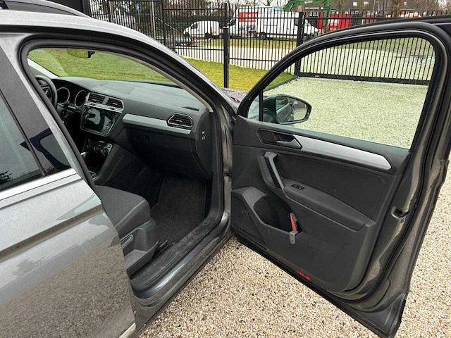 Volkswagen - tiguan - 1.5 tsi act comfortl - h-414-hs - 2020 - afbeelding 13 van  30