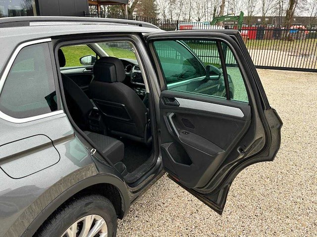 Volkswagen - tiguan - 1.5 tsi act comfortl - h-414-hs - 2020 - afbeelding 15 van  30