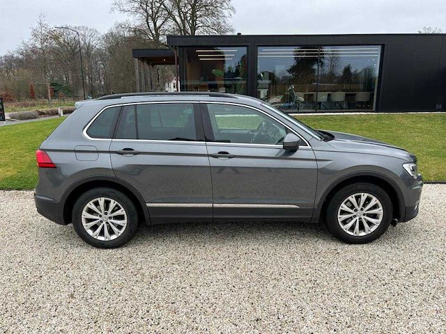 Volkswagen - tiguan - 1.5 tsi act comfortl - h-414-hs - 2020 - afbeelding 29 van  30