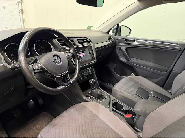 Volkswagen - tiguan - 2.0 tdi cl bns - personenauto - 2018 - afbeelding 5 van  31