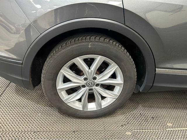 Volkswagen - tiguan - 2.0 tdi cl bns - personenauto - 2018 - afbeelding 20 van  31