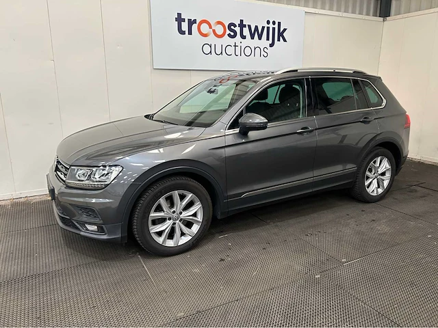 Volkswagen - tiguan - 2.0 tdi cl bns - personenauto - 2018 - afbeelding 12 van  31