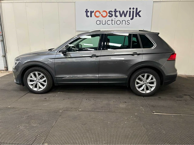 Volkswagen - tiguan - 2.0 tdi cl bns - personenauto - 2018 - afbeelding 23 van  31