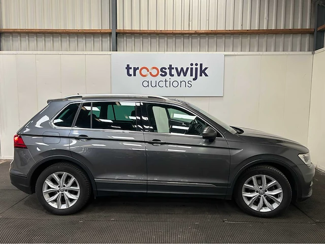 Volkswagen - tiguan - 2.0 tdi cl bns - personenauto - 2018 - afbeelding 27 van  31