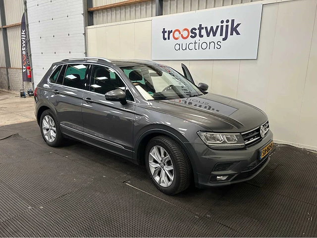 Volkswagen - tiguan - 2.0 tdi cl bns - personenauto - 2018 - afbeelding 29 van  31