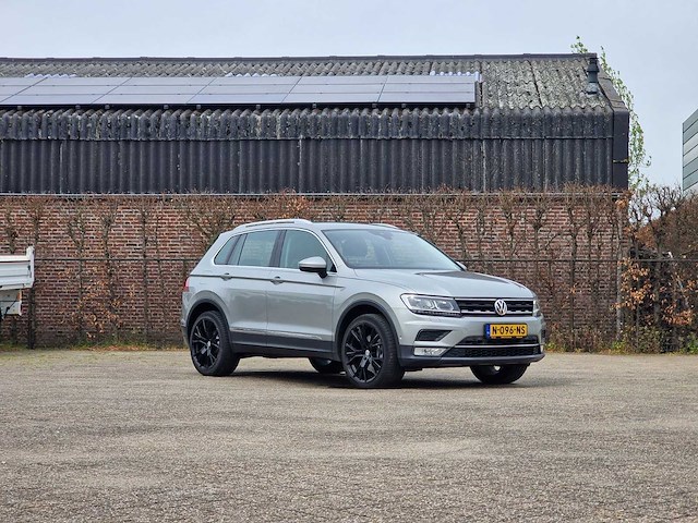 Volkswagen - tiguan - 2.0 tsi 4motion. highline - n-096-ns - 2016 - personenauto - afbeelding 12 van  25