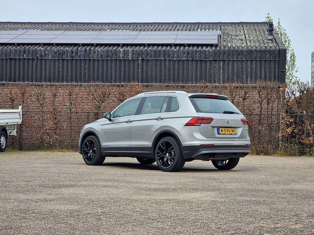 Volkswagen - tiguan - 2.0 tsi 4motion. highline - n-096-ns - 2016 - personenauto - afbeelding 19 van  25