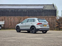 Volkswagen - tiguan - 2.0 tsi 4motion. highline - n-096-ns - 2016 - personenauto - afbeelding 19 van  25
