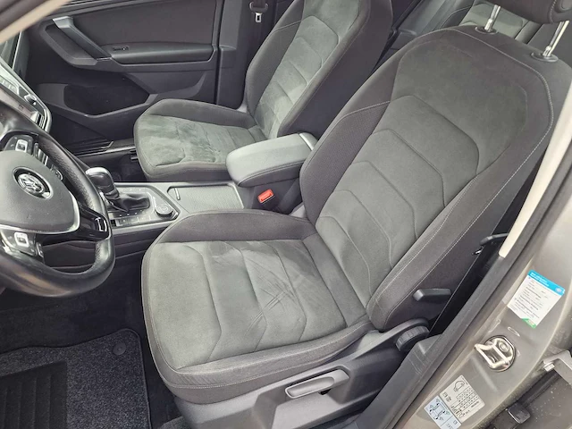 Volkswagen - tiguan - 2.0 tsi 4motion. highline - n-096-ns - 2016 - personenauto - afbeelding 9 van  10