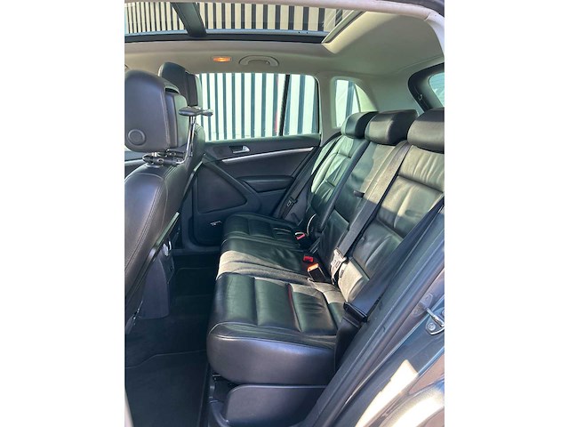 Volkswagen - tiguan - 2.0 tsi sport&st.4m - car - 2011 - afbeelding 21 van  33