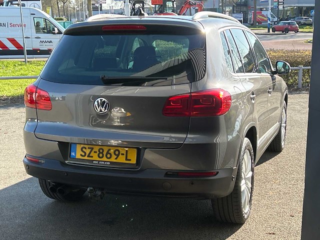 Volkswagen - tiguan - 2.0 tsi sport&st.4m - car - 2011 - afbeelding 3 van  4