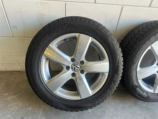 Volkswagen - tiguan - car tyre - afbeelding 9 van  14