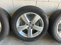 Volkswagen - tiguan - car tyre - afbeelding 10 van  14
