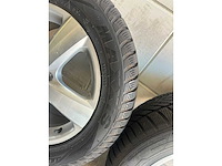 Volkswagen - tiguan - car tyre - afbeelding 13 van  14