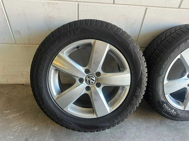 Volkswagen - tiguan - car tyre - afbeelding 9 van  14