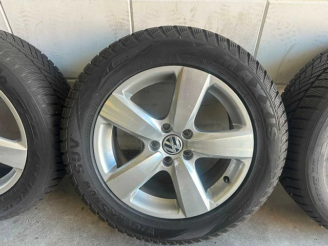 Volkswagen - tiguan - car tyre - afbeelding 11 van  14