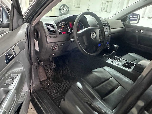 Volkswagen - touareg - 2.5 tdi - 33-bx-kb - afbeelding 14 van  16
