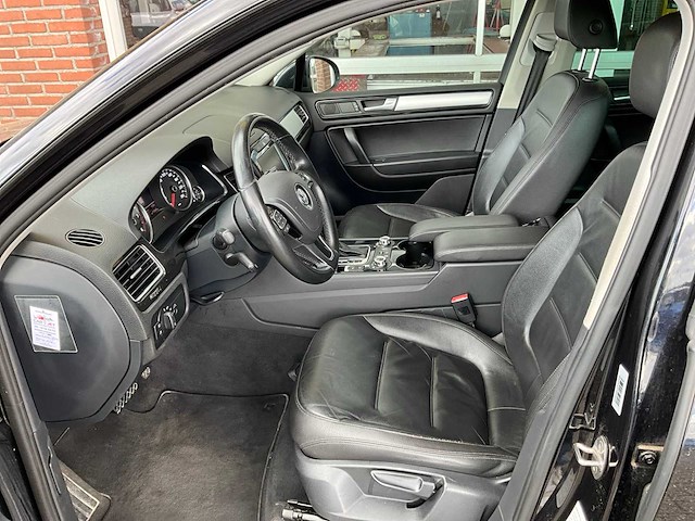 Volkswagen - touareg - 3.0 tdi personenauto - 2012 - afbeelding 6 van  31