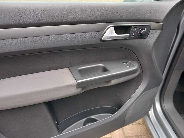 Volkswagen - touran - 1.4 tsi trendline - personenauto - afbeelding 13 van  17