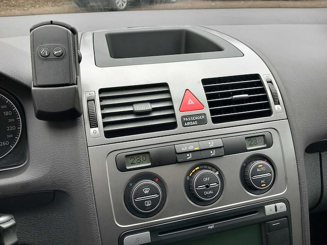 Volkswagen - touran - 1.4 tsi trendline - personenauto - afbeelding 17 van  17