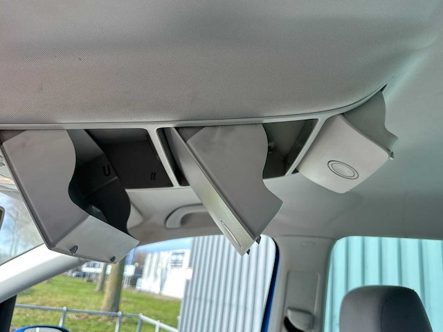 Volkswagen - touran - 1.6-16v fsi - car - 2004 - afbeelding 9 van  34