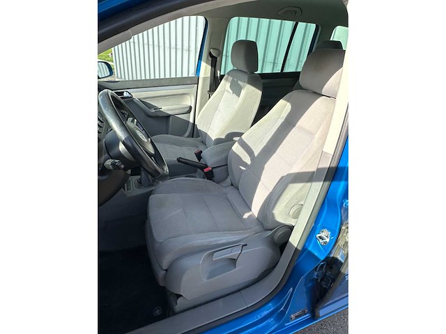 Volkswagen - touran - 1.6-16v fsi - car - 2004 - afbeelding 31 van  34