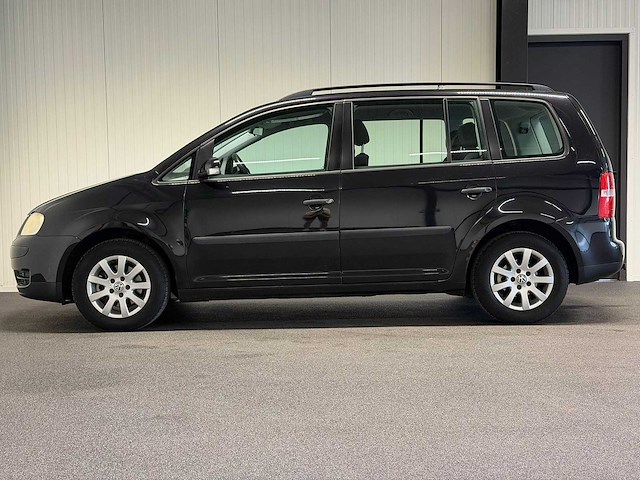 Volkswagen - touran - 1.6-16v fsi athene -85-nv-dr 2004 iaw - afbeelding 6 van  21