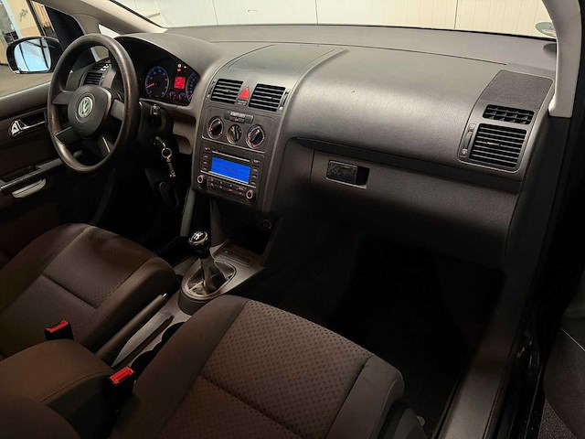 Volkswagen - touran - 1.6-16v fsi athene -85-nv-dr 2004 iaw - afbeelding 6 van  21