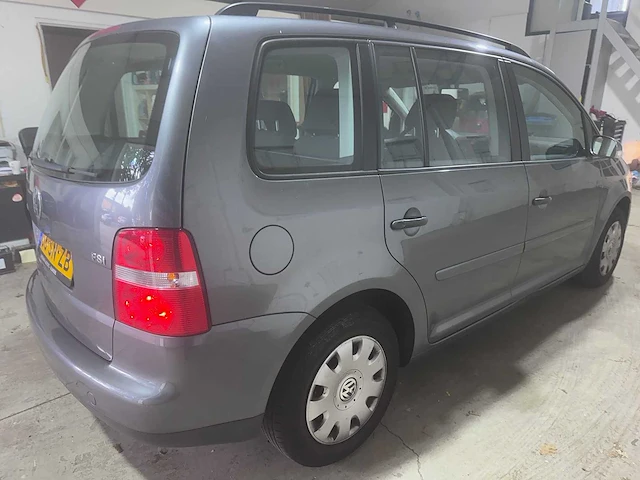 Volkswagen - touran - 1.6-16v fsi business - 06-sn-zb- 2006 - afbeelding 12 van  17