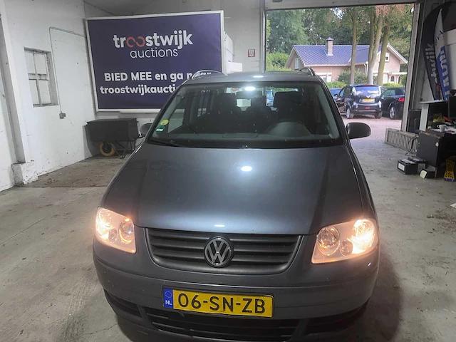 Volkswagen - touran - 1.6-16v fsi business - 06-sn-zb- 2006 - afbeelding 13 van  17
